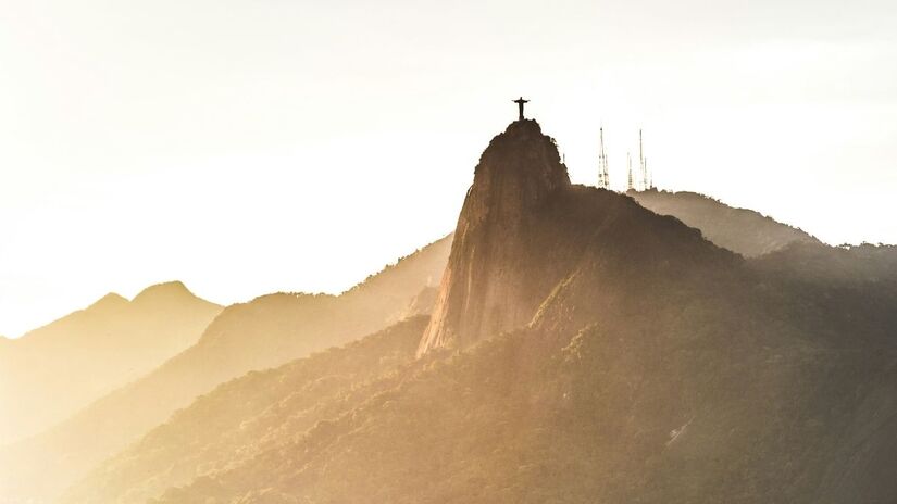 A capital fluminense e cidades da Região Metropolitana dominaram a lista das maiores temperaturas do país, com marcas acima dos 40 °C. Unsplash/Augustin Diaz Gargiulo