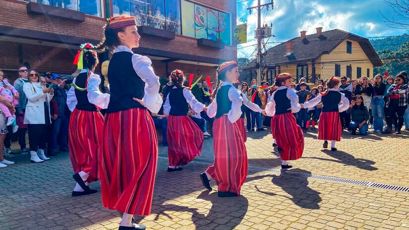 O destino agrada tanto casais quanto famílias em busca de descanso e contato com a natureza. Divulgação/Prefeitura Camanducaia