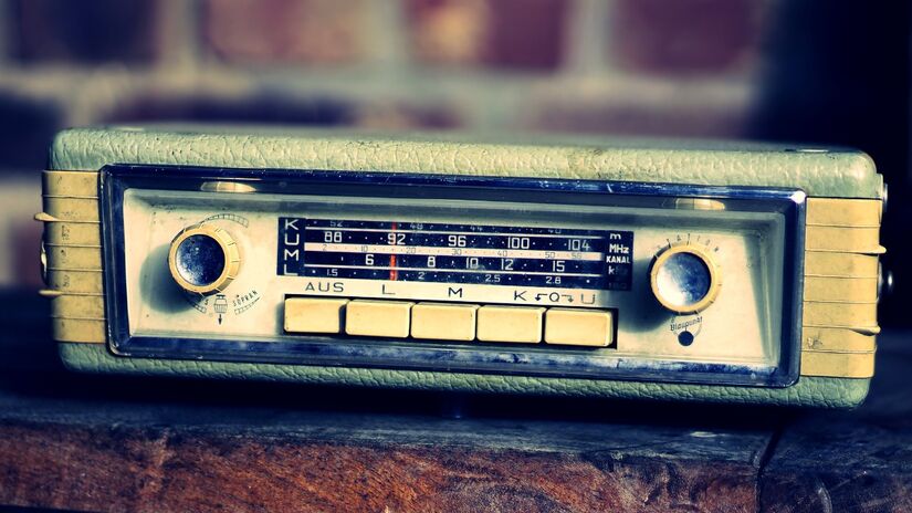 Com botões grandes e mostradores analógicos, eles eram símbolos de tecnologia e status / Pixabay