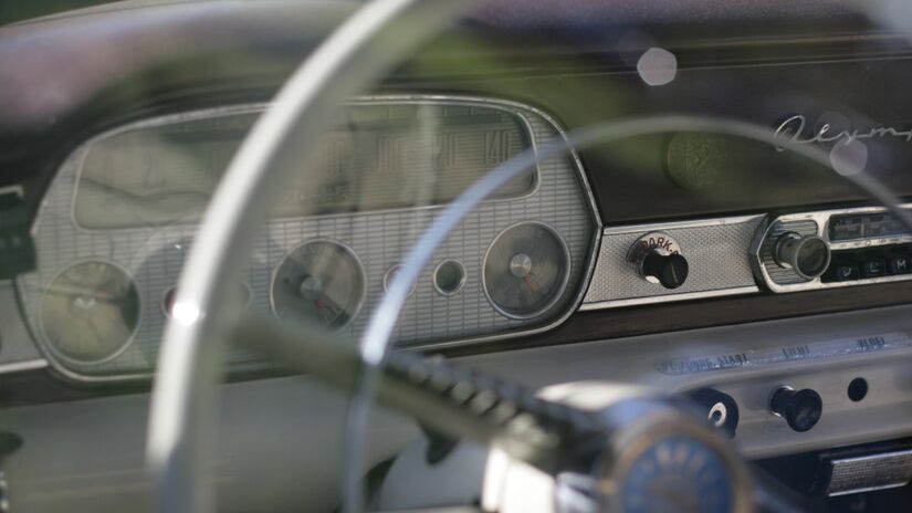 A sintonia manual exigia paciência e fazia parte da experiência de dirigir / Pixabay