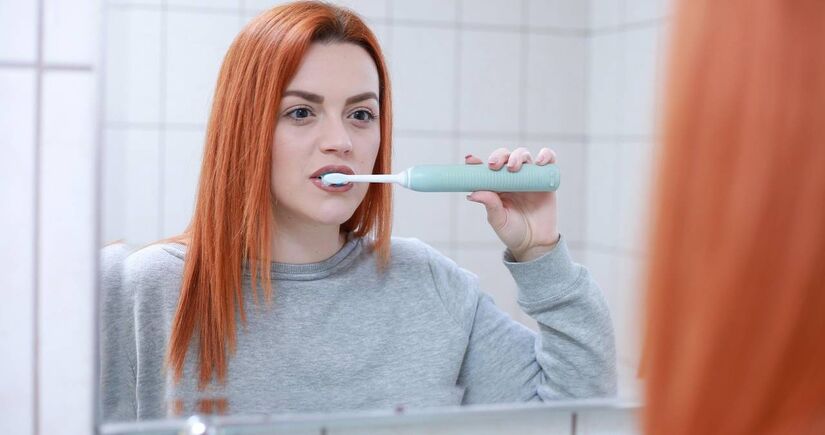 o afeta apenas o sorriso. Estudos j&aacute; associam a inflama&ccedil;&atilde;o gengival a doen&ccedil;as cardiovasculares, refor&ccedil;ando a import&acirc;ncia da preven&ccedil;&atilde;o/Pixabay