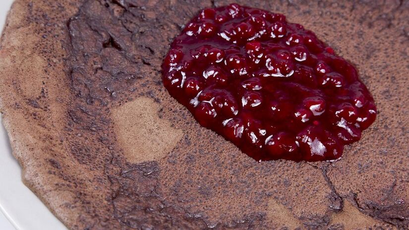 Tradicional nos países nórdicos, o Blodpättar é uma panqueca preparada com sangue animal, farinha e temperos. Divulgação/Tasteatlas