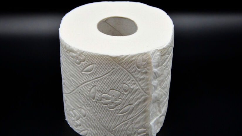 Lenços umedecidos oferecem conveniência aparente durante atividades fora do domicílio, porém causam danos substanciais em infraestruturas de esgoto. Pixabay