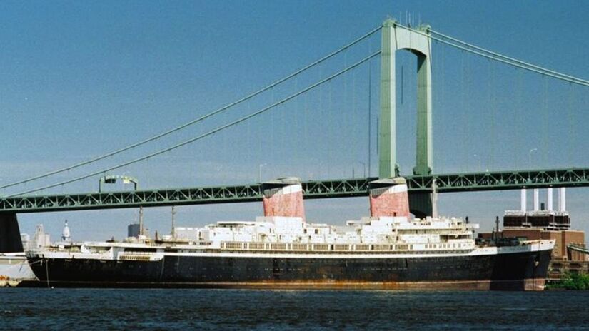 O navio transportou personalidades como Marilyn Monroe e Walt Disney durante o auge das viagens transatlânticas