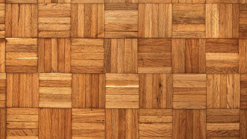 O tradicional piso flutuante laminado está perdendo espaço devido a problemas crônicos de acústica e baixa resistência à água / Freepik/derich