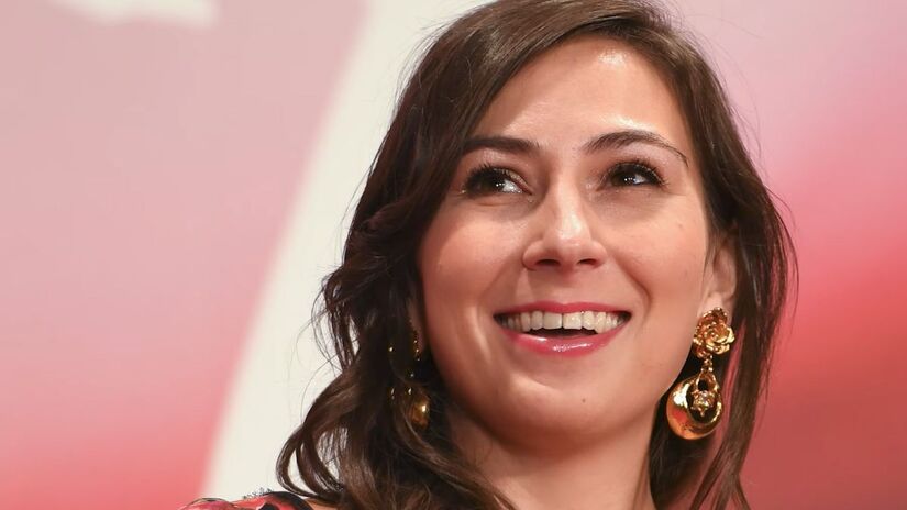 Victoria Kafka Jones em aparição pública registrada durante evento do circuito internacional de cinema/ Reprodução Youtube/The Independent