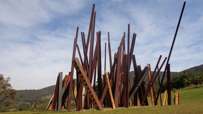 A programação de aniversário para 2026 incluirá obras de artistas indígenas e foco na ancestralidade brasileira/ Josue Marinho/Wikimedia Commons