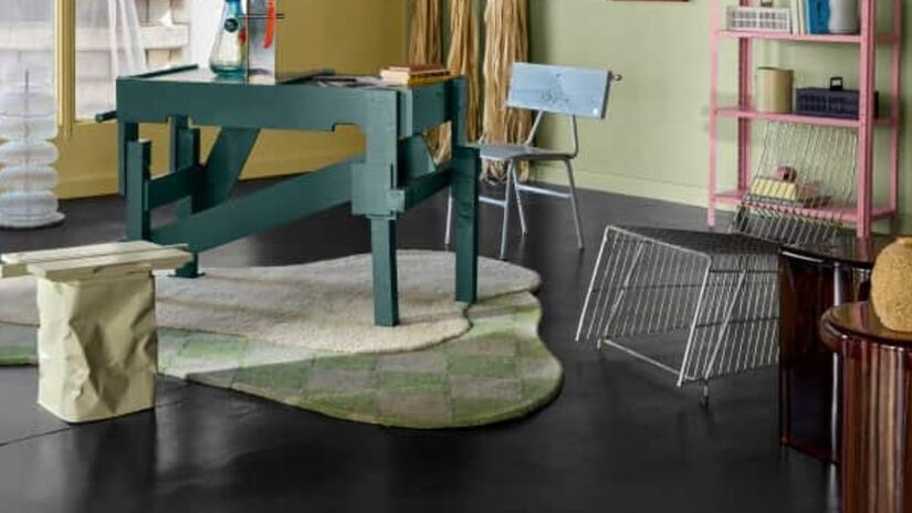 Estampas certas para cada espaço
Padrões grandes funcionam melhor em ambientes amplos e minimalistas, enquanto desenhos sutis valorizam espaços com mais móveis. /Suvinil