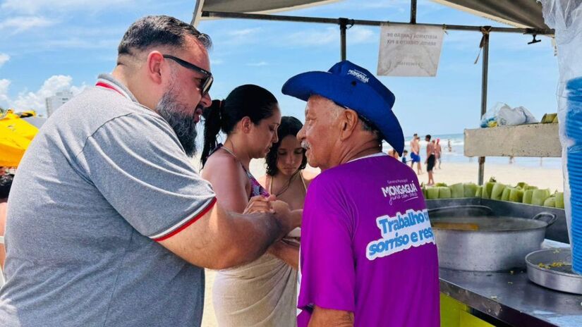 Um carrinho de milho localizado na faixa de areia foi um dos pontos onde os agentes encontraram irregularidades graves/Divulgação