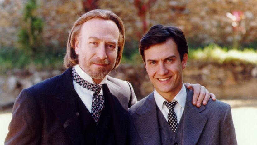 
Altino (Odilon Wagner) e Augusto (Gabriel Braga Nunes)/Globo