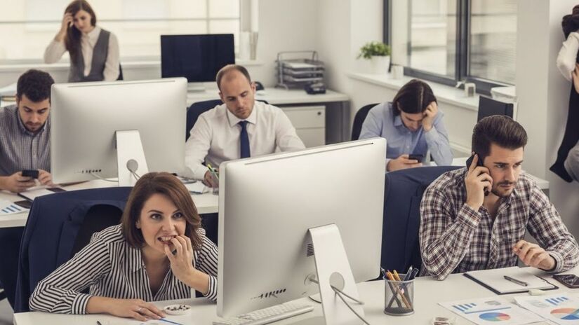 O Brasil registrou um recorde histórico em 2024, com cerca de 470 mil licenças médicas concedidas pelo INSS devido a transtornos mentais