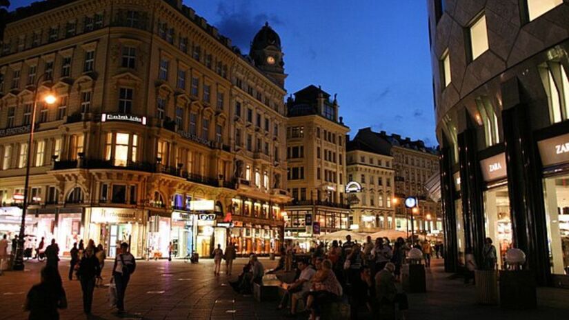 De Mariahilfer Straße a calçadões por toda a cidade: Viena está devolvendo as ruas às pessoas, tornando-se um paraíso para pedestres e ciclistas. /Wikimedia Commons
