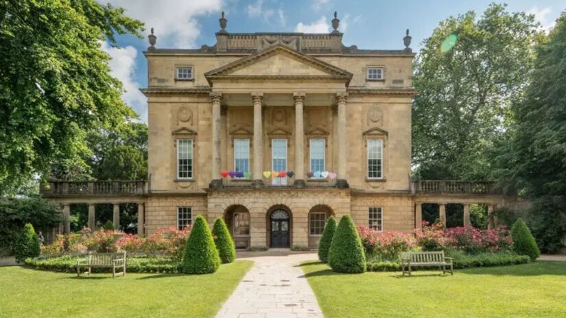 Fachada e jardins do Holburne Museum, em Bath, que representam a residência de Lady Danbury em Bridgerton / Visit West/Evoke Pictures
