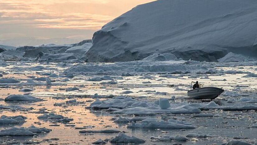 A Groenlândia é a maior ilha do planeta, mas 80% de seu solo está permanentemente sob uma camada de gelo. /Wikimidia commons