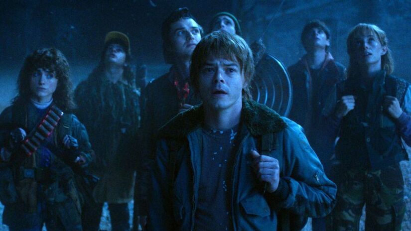 Só que todas se mostraram erradas, uma vez que os protagonistas permaneceram vivos e apenas o vilão Vecna e Kali morreram no desfecho (Netflix/Divulgação)