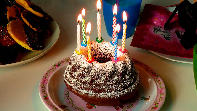 A melodia foi pensada para ser simples e fácil de memorizar, o que ajudou a se espalhar pelo mundo. Pixabay