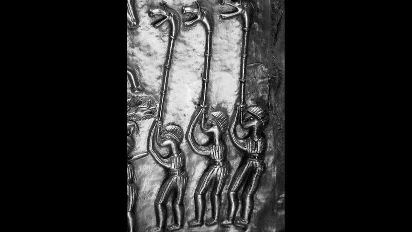 Carnyx no caldeirão de Gundestrup / Bloodofox/ Wikimedia Commons