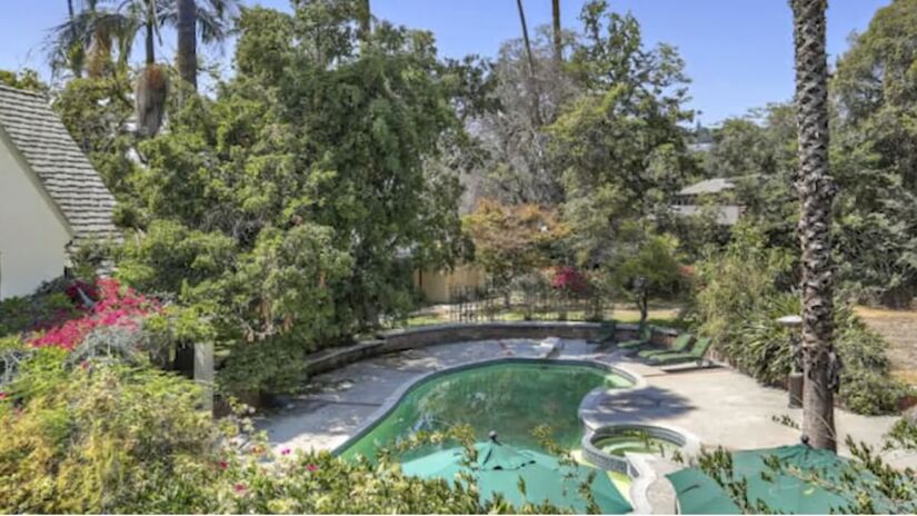 O espaço foi pensado pelo casal como algo que desse liberdade e intimidade a todos (famousentertainment500k/YouTube/Reprodução)