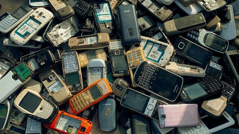 Além da nostalgia, os celulares 'abre e fecha' viraram ferramentas de produtividade para quem quer desconectar/Pexels