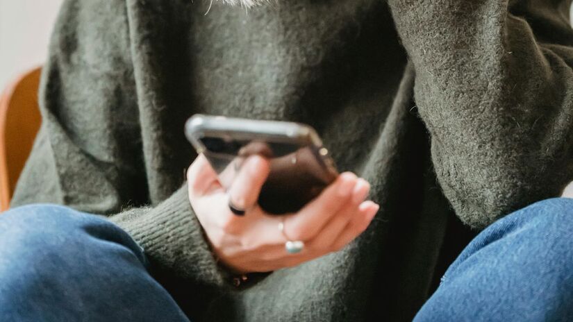 O vilão da sua bateria e do seu plano de dados pode estar escondido nas configurações do sistema/Pexels