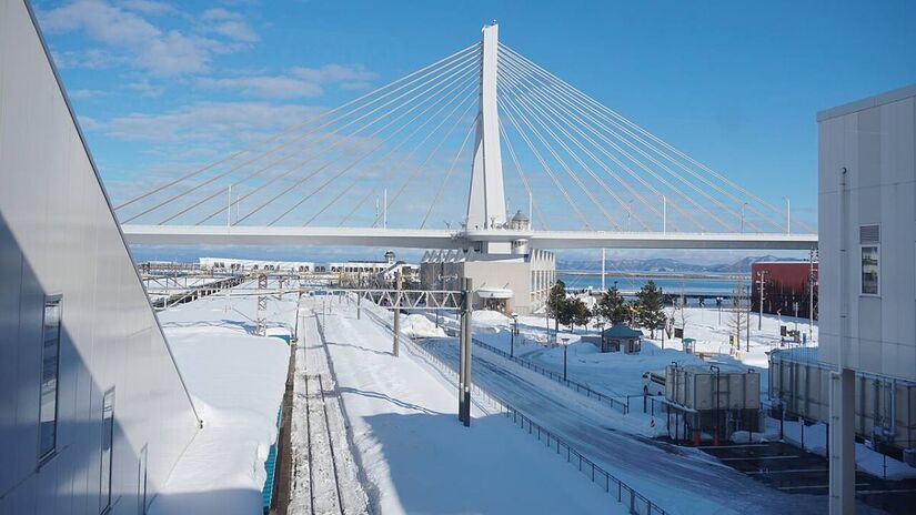 O Japão transforma neve em turismo e cultura, como o famoso Festival de Neve de Sapporo. 掬茶/Wikimedia