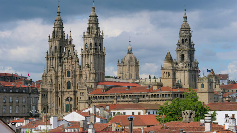 Em Santiago de Compostela, o fim da famosa rota de peregrinação revela um centro histórico medieval preservado / Unsplash/David Magalhães