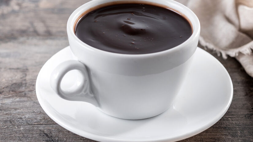 O café descafeinado mostrou desempenho antioxidante inferior ao café tradicional. Freepik