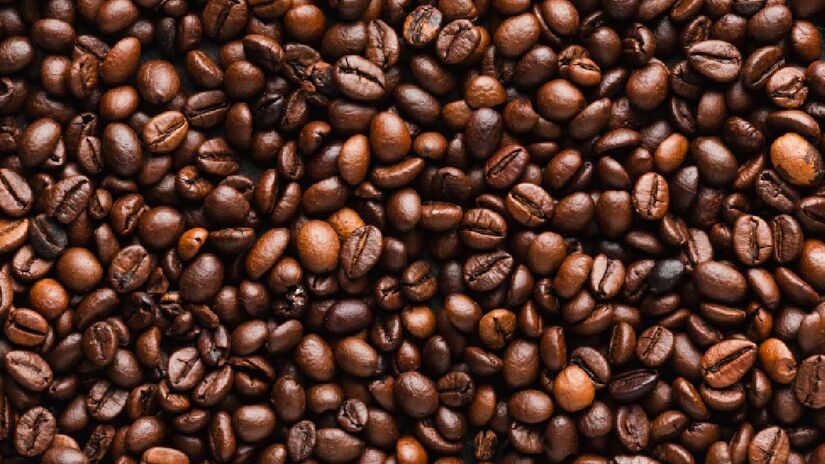 A adição de leite reduziu significativamente a atividade antioxidante da bebida. Freepik