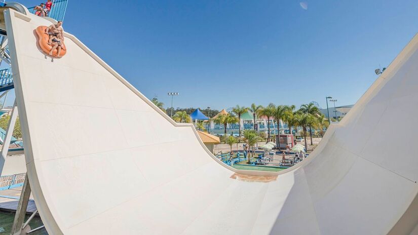 O Crazy Drop &eacute; uma atra&ccedil;&atilde;o similar a uma pista de skate do tipo half-pipe (Wet'n Wild/Divulga&ccedil;&atilde;o)