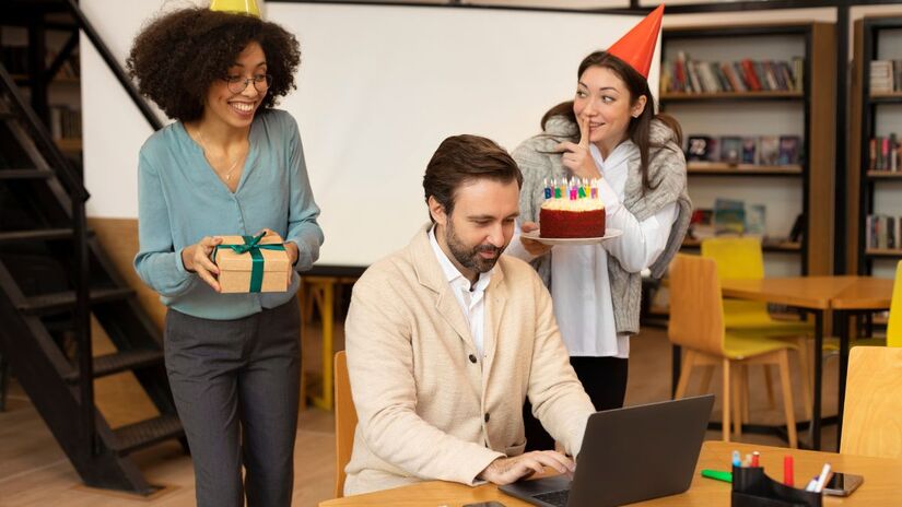 Além de casamento e nascimento de filhos, o aniversário pode entrar na lista de folgas previstas em lei/Freepik