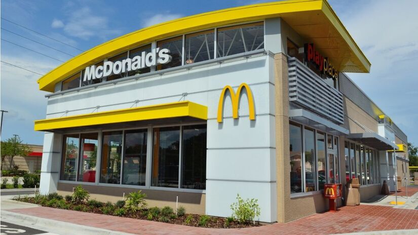Mundialmente, a rede já passou o McDonald's, que atualmente conta com 40 mil lojas, contra as 53 mil da Mixue (Divulgação)