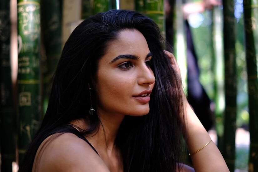 Cabelo saud&aacute;vel come&ccedil;a no couro cabeludo: diagn&oacute;stico, preven&ccedil;&atilde;o de danos e rotina equilibrada s&atilde;o essenciais