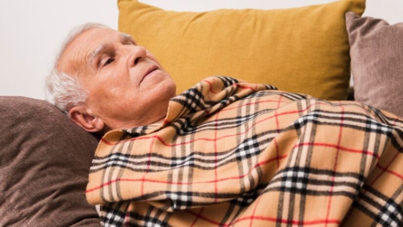 A qualidade do sono é essencial na terceira idade: Dormir bem ajuda a manter o corpo equilibrado e previne problemas de saúde mais graves. Freepik