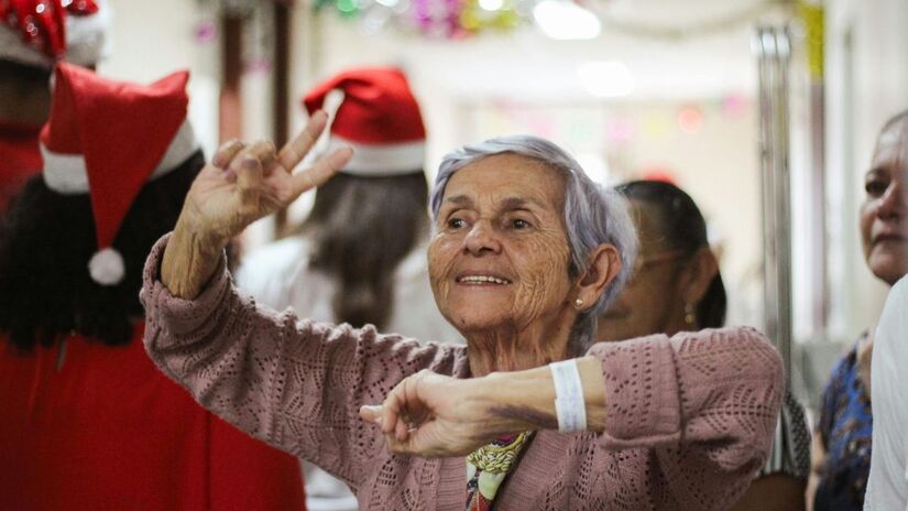 A genética estuda como características físicas e biológicas são transmitidas entre gerações por meio do DNA /Pexels