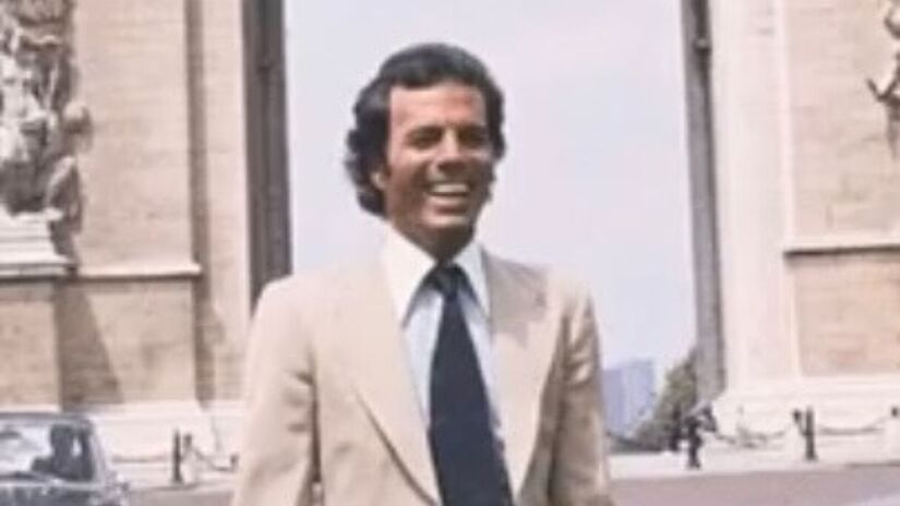 Antes de brilhar nos palcos mundiais, o cantor espanhol defendeu as cores do Real Madrid como goleiro, carreira interrompida precocemente por um grave acidente automobilístico/Instagram