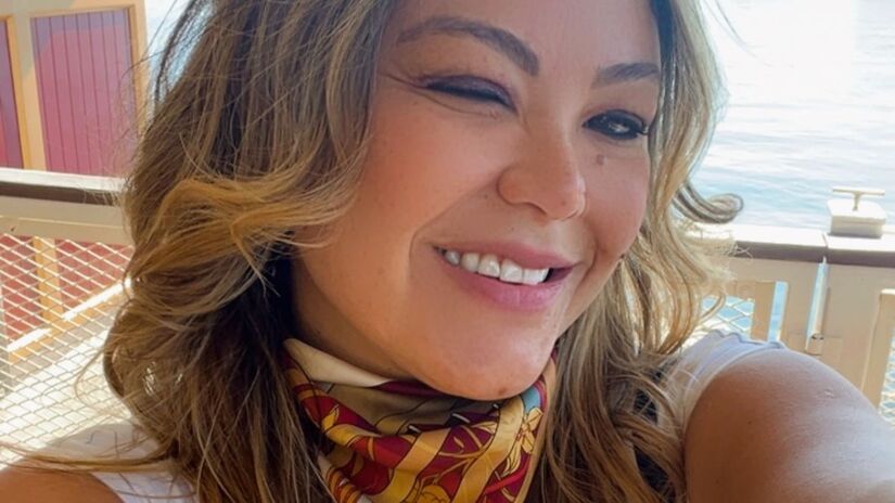 Após anos de sucesso, Luka enfrentou um hiato doloroso em sua carreira devido ao luto pela perda de seu pai, seu maior incentivador e mentor. A cantora revelou que a tristeza paralisou sua criatividade por um longo período, sendo necessário um tempo de silêncio e cura antes que ela pudesse retornar aos palcos com força total/Reprodução