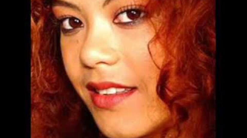 Atualmente, Luka reside em Orlando e vive uma fase de reinvenção internacional. Representando o Brasil, a artista chegou a ser finalista em concursos globais de composição e se apresentou em palcos prestigiados como o do Central Park, em Nova York, provando que sua música continua rompendo fronteiras e atraindo novos ouvintes em 2026/Reprodução