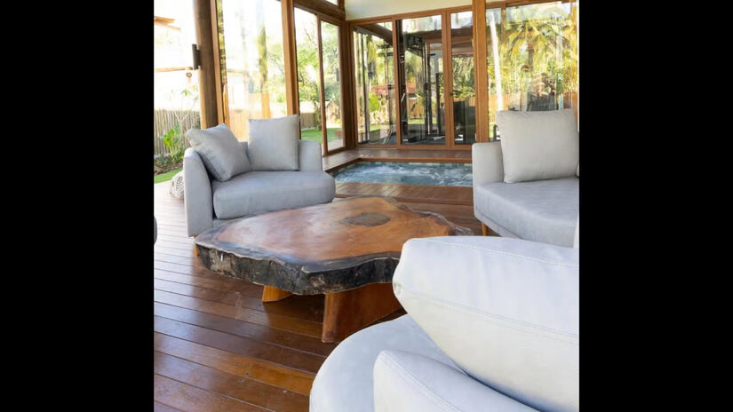 Área de estar da mansão / Reprodução/Instagram