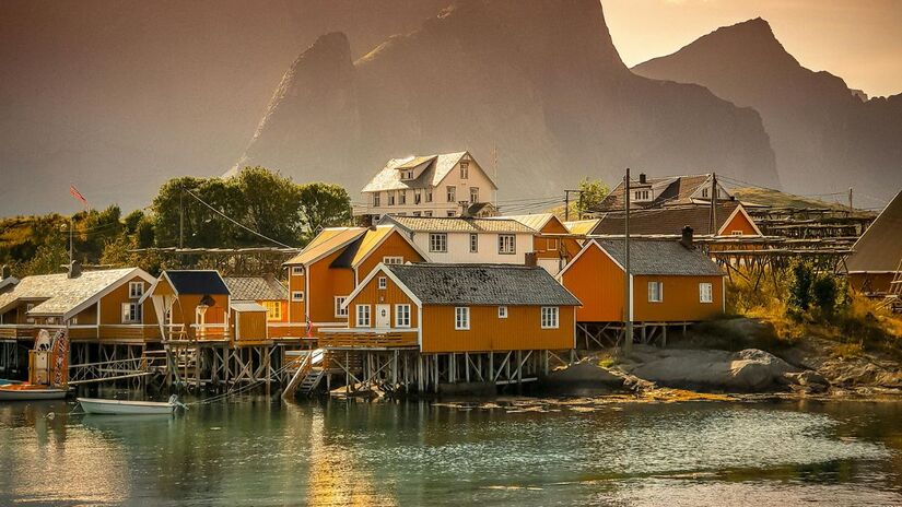 Com uma fronteira estratégica de 198 quilômetros com a Rússia, a Noruega reforça sua estrutura de defesa como membro da OTAN. O país nórdico intensificou o planejamento civil e militar para assegurar que recursos essenciais e corredores de transporte estejam prontos para um possível cenário de agressão externa/Pexels