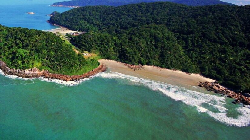 Praia do Bueno também está entre as com acesso proibido (Pedro Rezende/Setur Guarujá)
