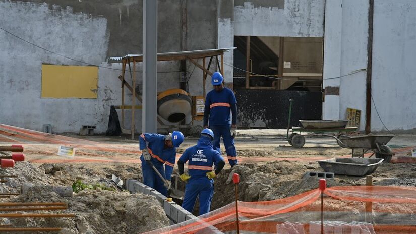 Com a chegada das peças ao Armazém 3 para a montagem da estrutura e recomposição dos espaços internos, será executada a urbanização (Henrique Teixeira/PMS)