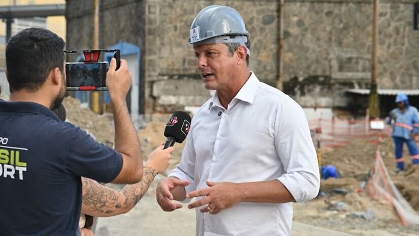 O prefeito Rogério Santos esteve visitando as obras nesta semana (Henrique Teixeira/PMS)
