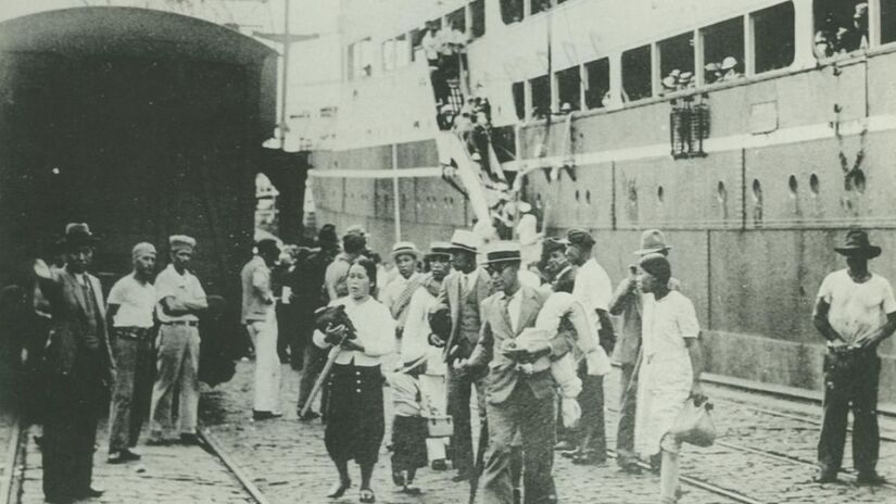 Um dos navios que partiram da Ásia com imigrantes rumo ao Porto de Santos, trazendo milhares de pessoas com sonhos e muitos planos/Museu da Imigração