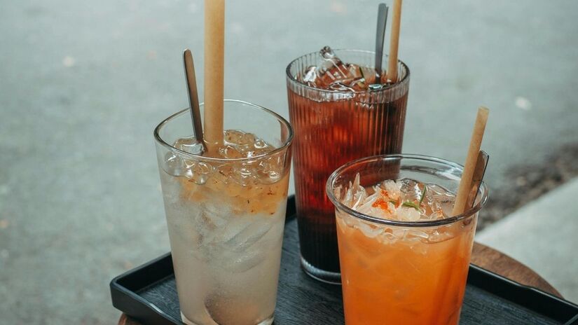 A ausência de açúcar não significa que a bebida seja inócua para a saúde bucal; a alta acidez presente nos refrigerantes dietéticos pode causar a erosão do esmalte dos dentes com o passar do tempo/Pexels