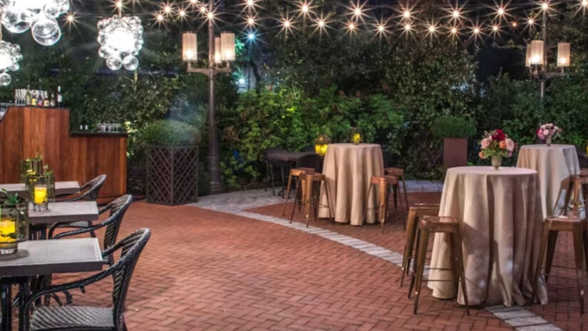 Visitantes e moradores locais elogiam frequentemente o serviço impecável e a decoração / Reprodução/Tavern on the Green