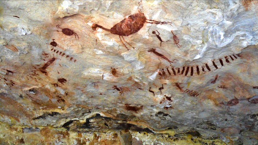 Existem vestígios de fogueiras e ferramentas de pedra que indicam a presença humana há 50 mil anos / Wikimedia Commons/Diego Rego Monteiro