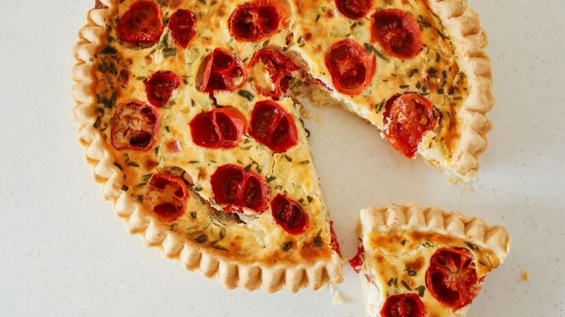 Esta torta de liquidificador é a solução ideal para quem busca um lanche rápido e saboroso sem precisar sujar as mãos para sovar a massa/Pexels