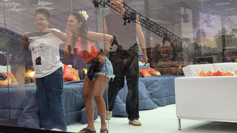 De cada casa, apenas um homem e uma mulher entrarão na sede oficial na segunda-feira (12) / Giovanna Camiotto/DL