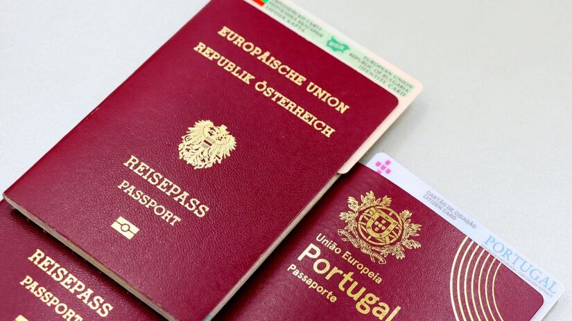 A escalada de restrições de vistos entre os Estados Unidos e outras 75 nações gera incertezas no setor de turismo global. Países que antes facilitavam a entrada de americanos agora adotam critérios rigorosos de entrada, revertendo políticas de abertura que visavam atrair investimentos e visitantes estrangeiros/Pexels