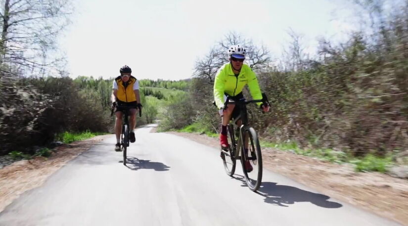 Apesar da distância total de 5,5 mil km, o trajeto é dividido em 95 seções, cada uma com cerca de 50 km e diferentes níveis de dificuldade Reprodução/YouTube